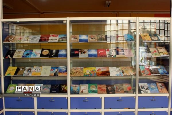 افتتاح بخش کتاب دفاع مقدس در کتابخانه دانش‌آموزی شهر شیراز