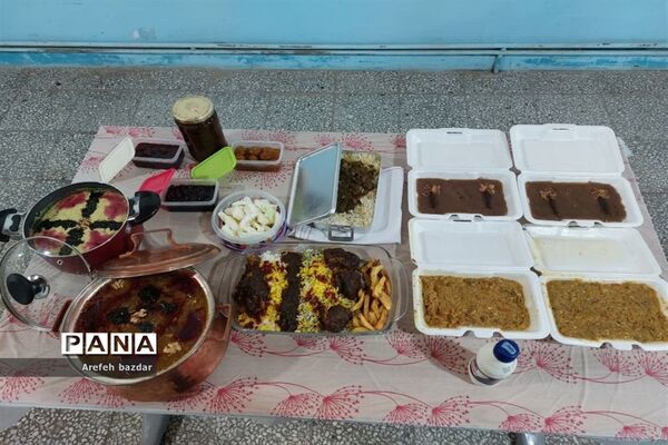 جشنواره غذای سالم در مدرسه شهید ناطق نوری بلده