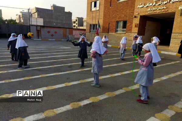 برگزاری المپیاد ورزشی درون‌مدرسه‌ای در آموزشگاه نشاط اسلامشهر