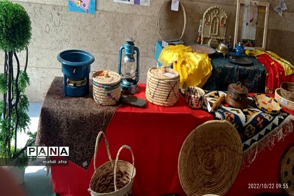 افتتاح نمایشگاه خانواده و هویت ایرانی در دبستان آزاده بهبهان