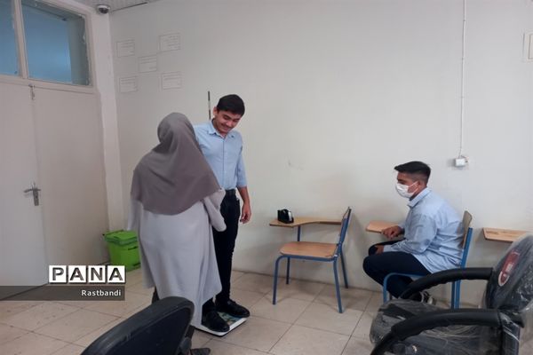 معاینه سلامت و بهداشت در دبیرستان فرهنگ عرفان