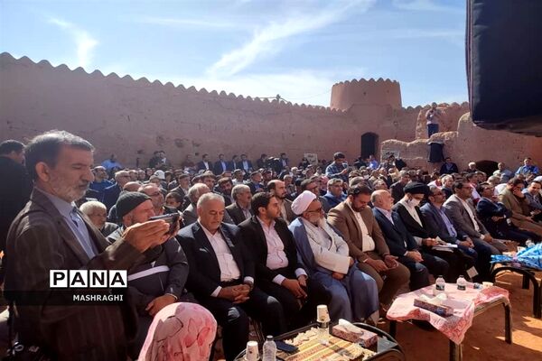 نخستین همایش «بازنمایی هویت روستایی» در شهرستان کاشان