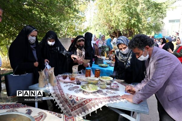 نخستین همایش «بازنمایی هویت روستایی» در شهرستان کاشان