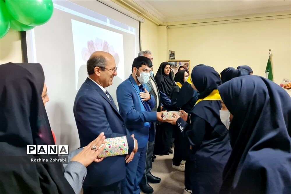 برگزاری همایش مهربان ترین پدر در ناحیه یک شیراز