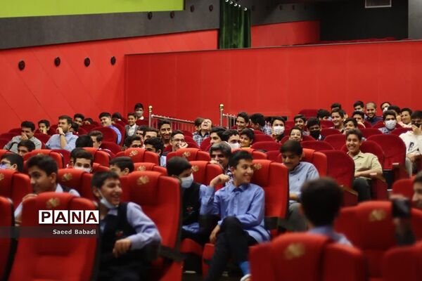 همایش تقدیر از برگزیدگان چهلمین جشنواره فرهنگی هنری «فردا»  در قم
