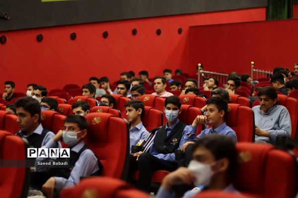 همایش تقدیر از برگزیدگان چهلمین جشنواره فرهنگی هنری «فردا»  در قم