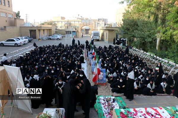 تجدید میثاق دانش‌آموزان دبیرستان قائمیه با شهید گمنام