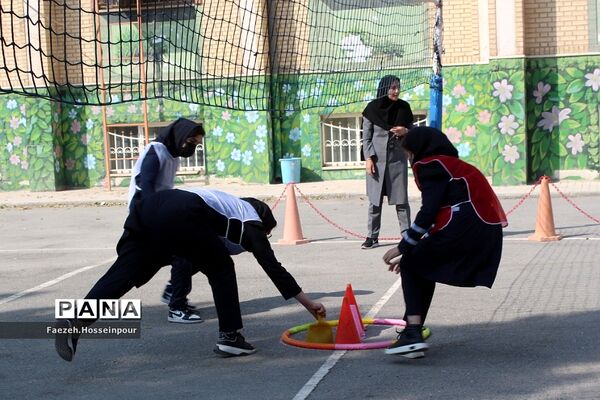 برگزاری مسابقات گروهی ورزشی در مدارس