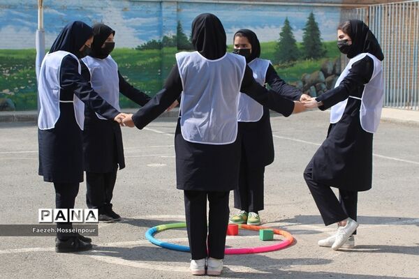 برگزاری مسابقات گروهی ورزشی در مدارس