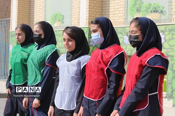 برگزاری مسابقات گروهی ورزشی در مدارس