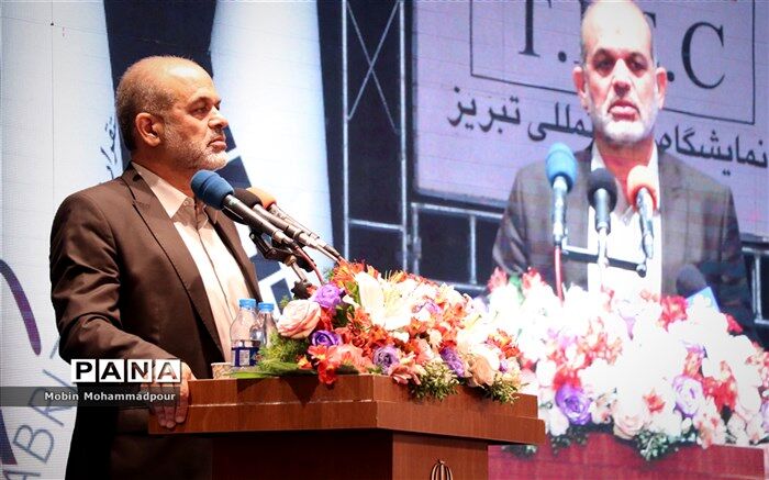 رسیدن جوانان به قله‌های افتخار علمی، بزرگترین جهاد است