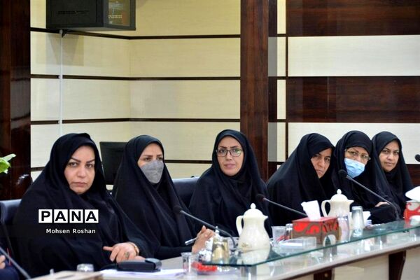 دیدار نماینده مردم بوشهر در مجلس شورای اسلامی با شورای معاونان اداره‌کل آموزش و پرورش بوشهر