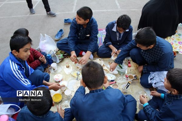 دورهمی صبحانه سالم در دبستان محمدی کاشانی قم-1