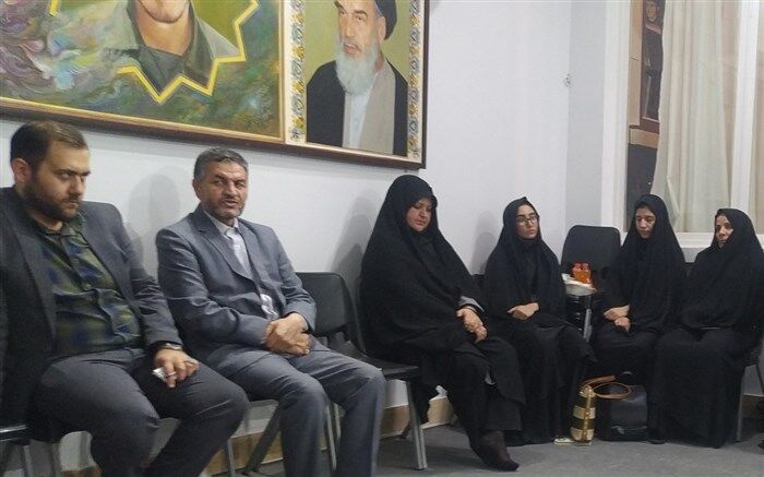 جلسه هم‌‌اندیشی مسئولان آموزش ابتدایی قم در خانه موزه شهیدان زین الدین