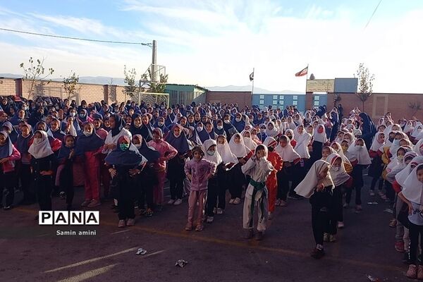 یک روز شاد ورزشی در مدرسه حضرت زینب و خدیجه(س) رودهن