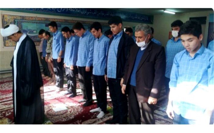 آگاهی دانش‌آموزان نسبت به هدف تفرقه‌افکنی دشمنان ضروری است