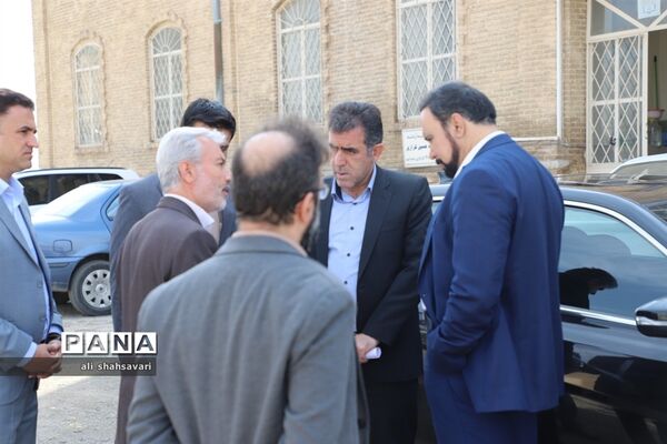 بازدید مدیرکل آموزش و پرورش و شهردار کرمانشاه از موزه آموزش و پرورش