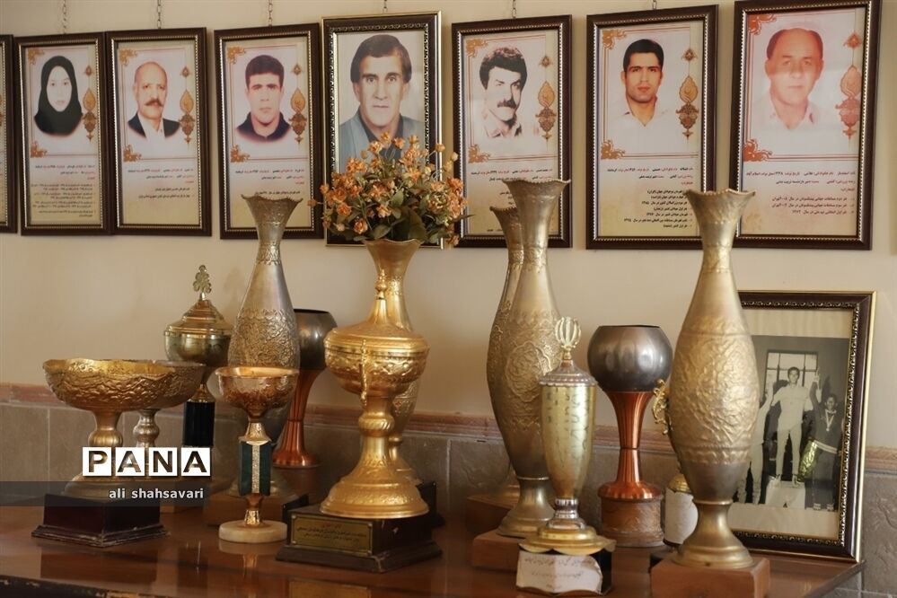 بازدید مدیرکل آموزش و پرورش و شهردار کرمانشاه از موزه آموزش و پرورش