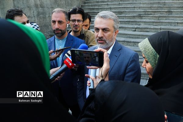 حاشیه جلسه هیات دولت - ۴ آبان