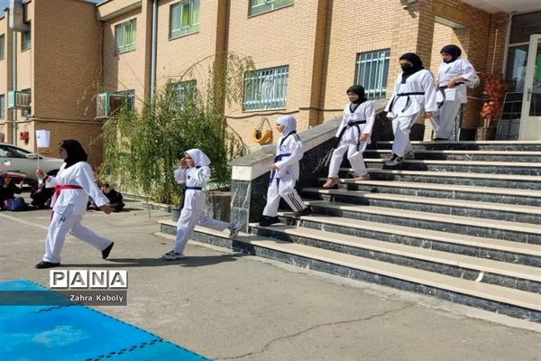 المپیاد ورزشی درون‌ مدرسه‌ای در آموزشگاه هیأت امنایی ام‌ ابیها(س) اسلامشهر