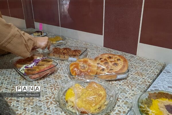برگزاری جشنواره غذا در دبیرستان حدیث کسا شهرری