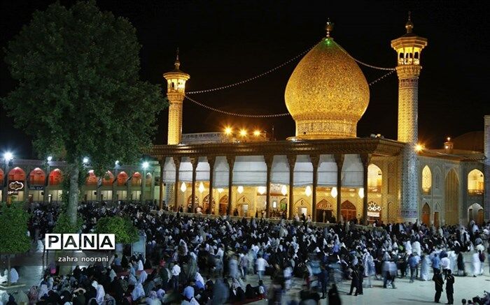 حمله تروریستی در حرم شاهچراغ؛  ١۵ شهید و ٢٣ تن زخمی شدند