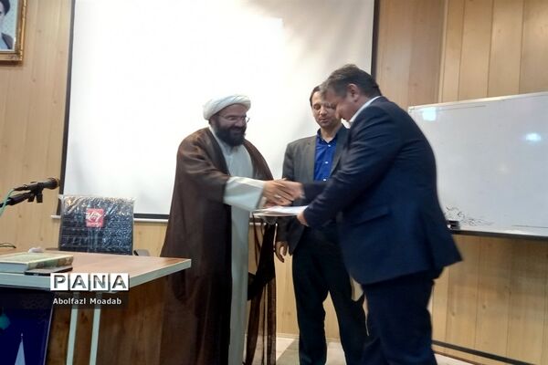 نشست خبری نماینده ترشیز با اصحاب رسانه شهرستان کاشمر
