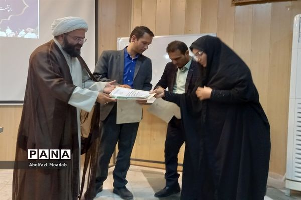 نشست خبری نماینده ترشیز با اصحاب رسانه شهرستان کاشمر