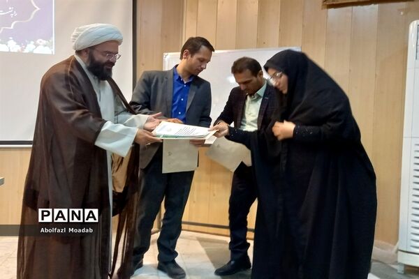نشست خبری نماینده ترشیز با اصحاب رسانه شهرستان کاشمر