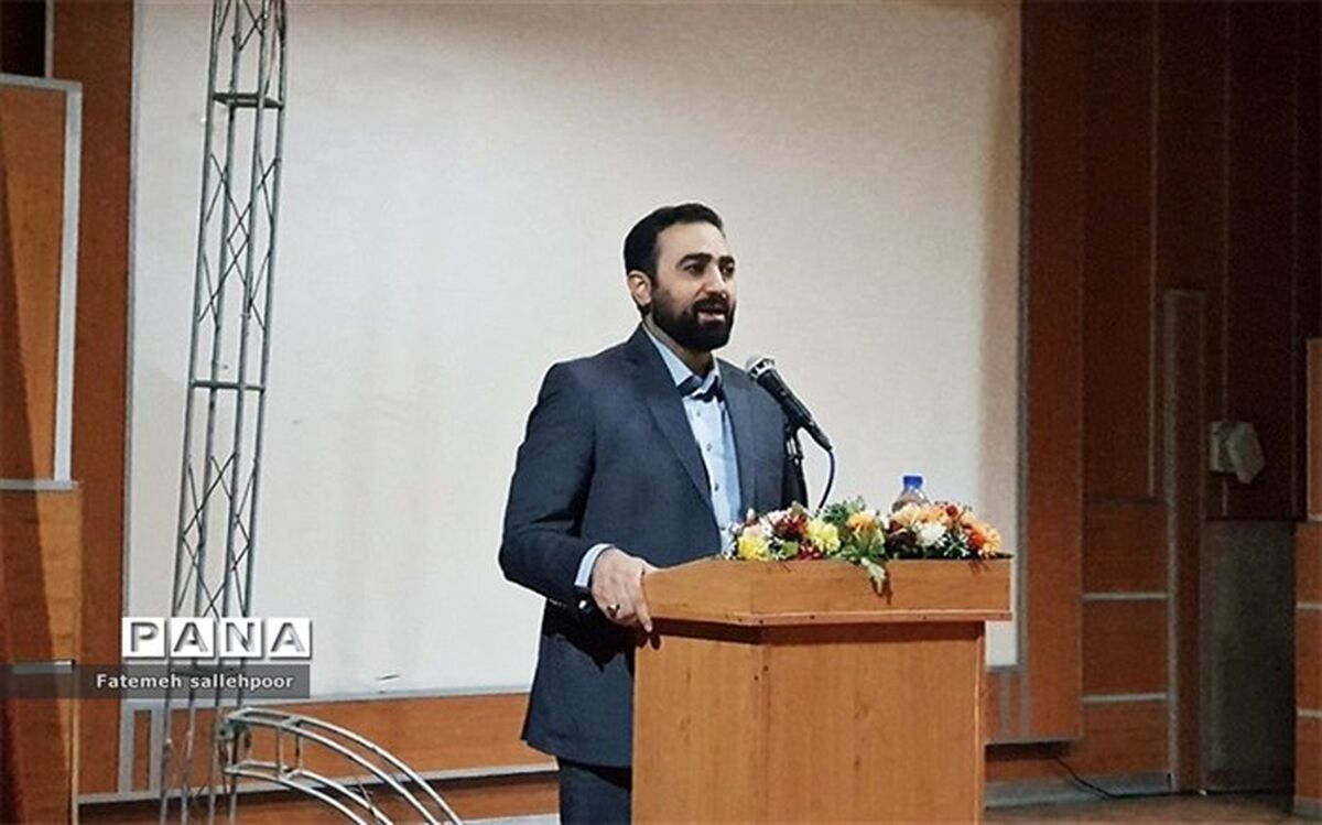 باید در برابر دشمنانی که قصد ناامیدی نوجوانان را دارند ایستادگی کنیم
