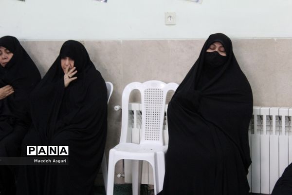 یادواره شهدا و تشییع شهید گمنام در دبیرستان شرافت