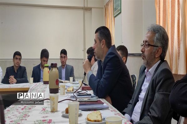 نشست تشکیلات دانش‌آموزی گلستان