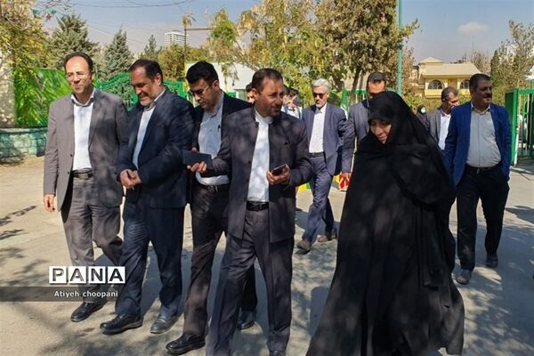 برگزاری نشست هم‌اندیشی مدیر و مسئولان اداره آموزش و پرورش منطقه ۲ با شهردار منطقه