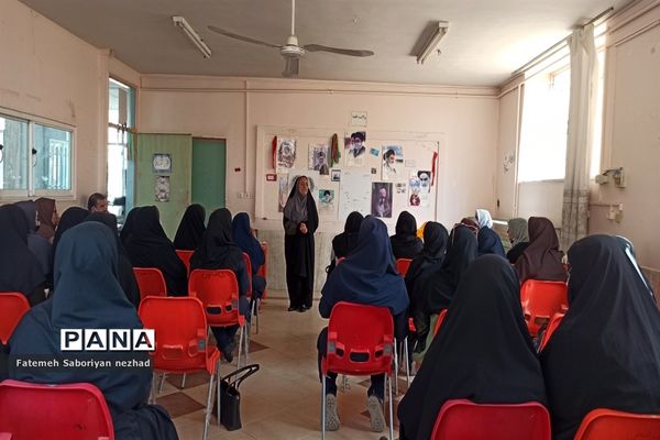 برگزاری کارگاه آموزشی مربیان سازمان دانش‌آموزی ناحیه ۳ شیراز