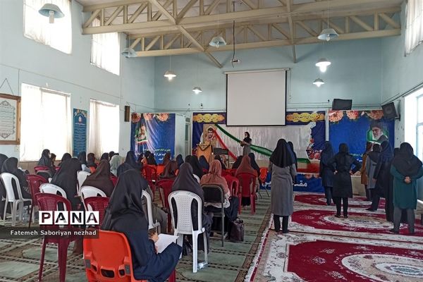 برگزاری کارگاه آموزشی مربیان سازمان دانش‌آموزی ناحیه ۳ شیراز