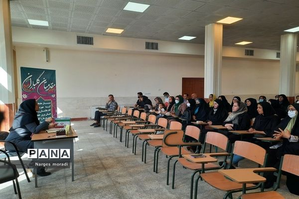 اولین مجمع اولیا و مربیان دبیرستان استعدادهای درخشان شهدای مدافع حرم ملارد