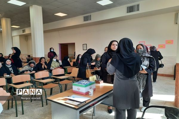 اولین مجمع اولیا و مربیان دبیرستان استعدادهای درخشان شهدای مدافع حرم ملارد