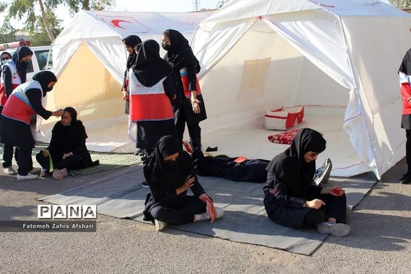 رزمایش استانی پدافند غیرعامل در مدرسه امامی سمنان