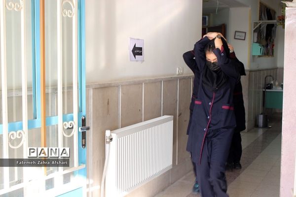 رزمایش استانی پدافند غیرعامل در مدرسه امامی سمنان