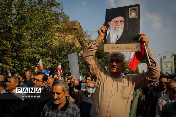 نماز جمعه عبادی _سیاسی تهران و راهپیمایی عظیم سراسری در محکومیت آشوب و ترور