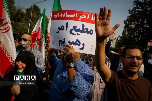 نماز جمعه عبادی _سیاسی تهران و راهپیمایی عظیم سراسری در محکومیت آشوب و ترور