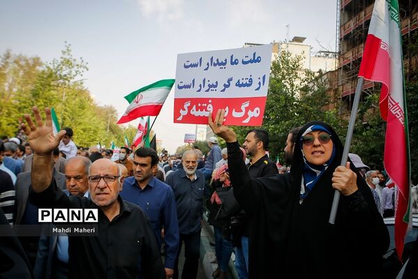 نماز جمعه عبادی _سیاسی تهران و راهپیمایی عظیم سراسری در محکومیت آشوب و ترور