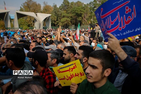 نماز جمعه عبادی _سیاسی تهران و راهپیمایی عظیم سراسری در محکومیت آشوب و ترور