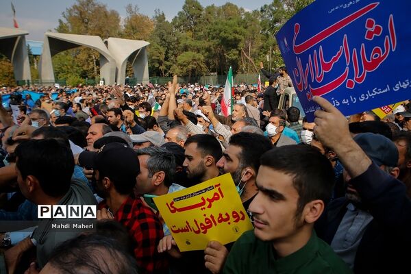 نماز جمعه عبادی _سیاسی تهران و راهپیمایی عظیم سراسری در محکومیت آشوب و ترور