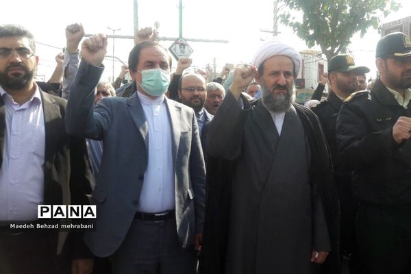 راهپیمایی باشکوه مردم شهرستان قرچک