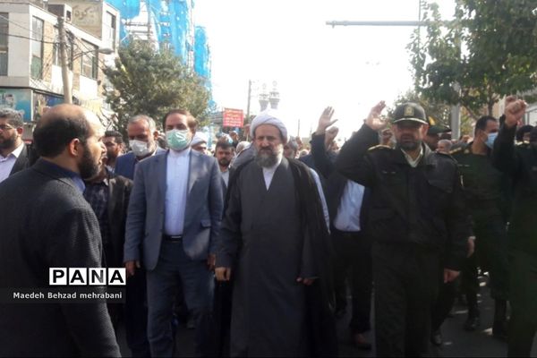 راهپیمایی باشکوه مردم شهرستان قرچک