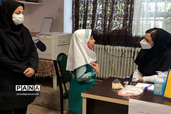 برگزاری طرح ویزیت رایگان دانش‌آموزان در دبستان شهید بنت‌الهدی (س) فیروزکوه