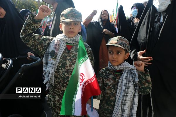 اعلام انزجار مردم قم از عملیات تروریستی در شیراز