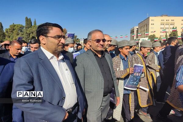 وداع مردم شیراز با پیکر شهدای حمله تروریستی  حرم مطهر شاهچراغ (ع)