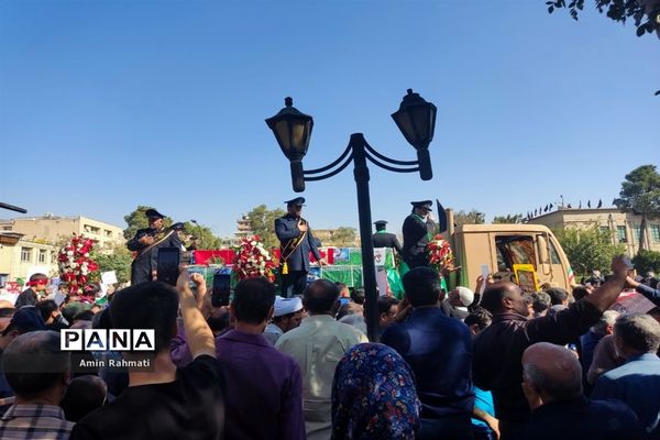 وداع مردم شیراز با پیکر شهدای حمله تروریستی  حرم مطهر شاهچراغ (ع)